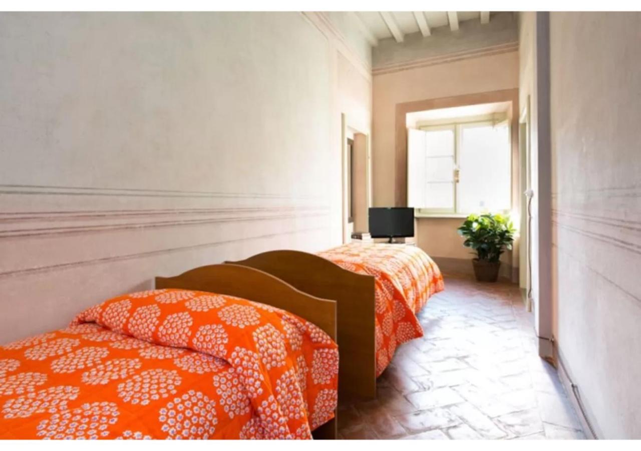 Palazzo Piazza Mazzini Hotel Pescia Exterior foto