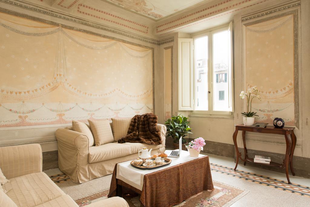 Palazzo Piazza Mazzini Hotel Pescia Quarto foto