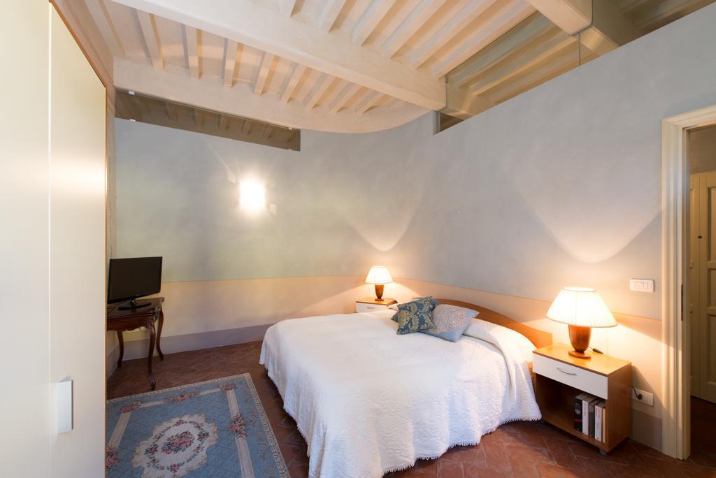Palazzo Piazza Mazzini Hotel Pescia Quarto foto