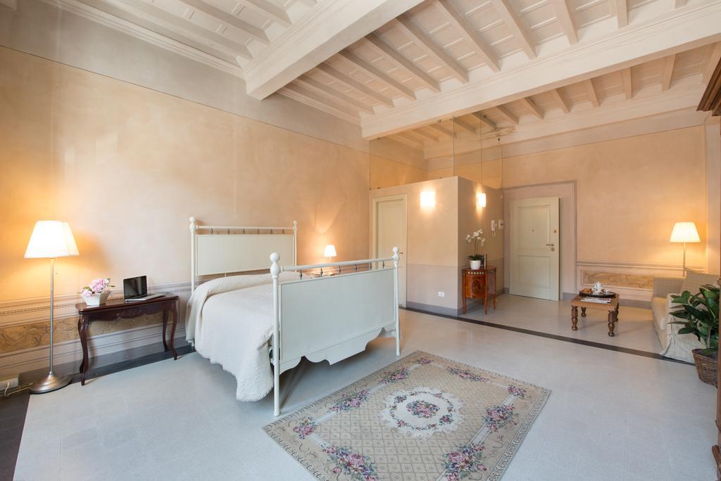 Palazzo Piazza Mazzini Hotel Pescia Quarto foto