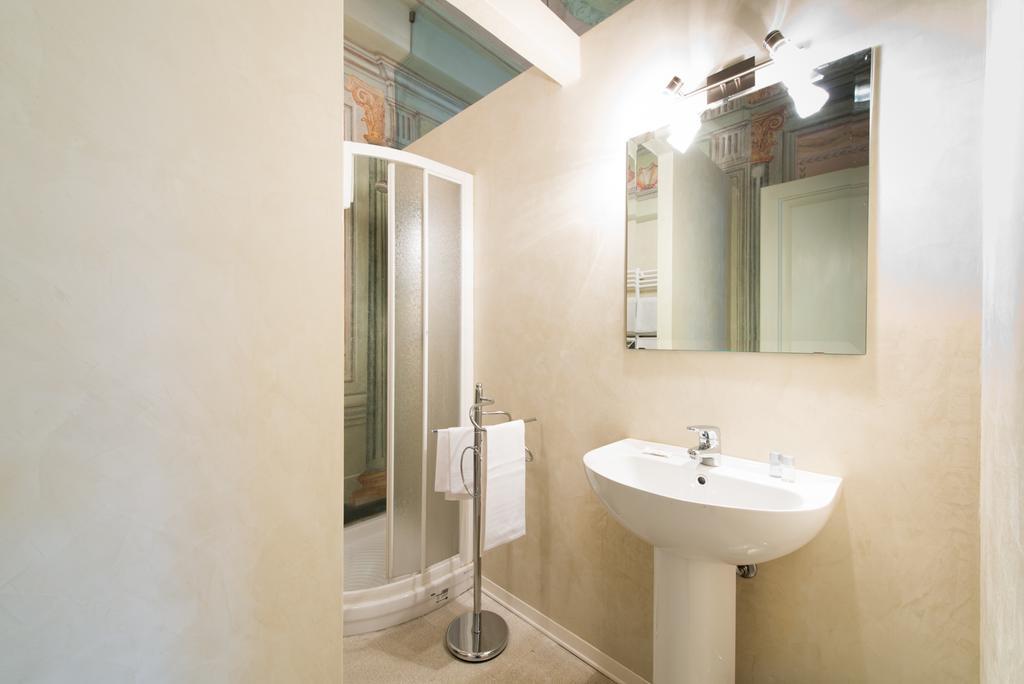 Palazzo Piazza Mazzini Hotel Pescia Quarto foto